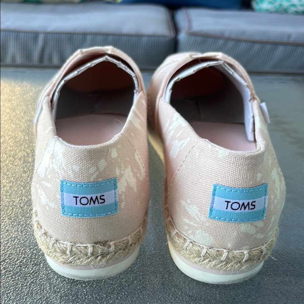 TOMS Espadrille Slip On Shoes Splatter Design Pink & Cream White sz 8 - Picture 5 of 6
